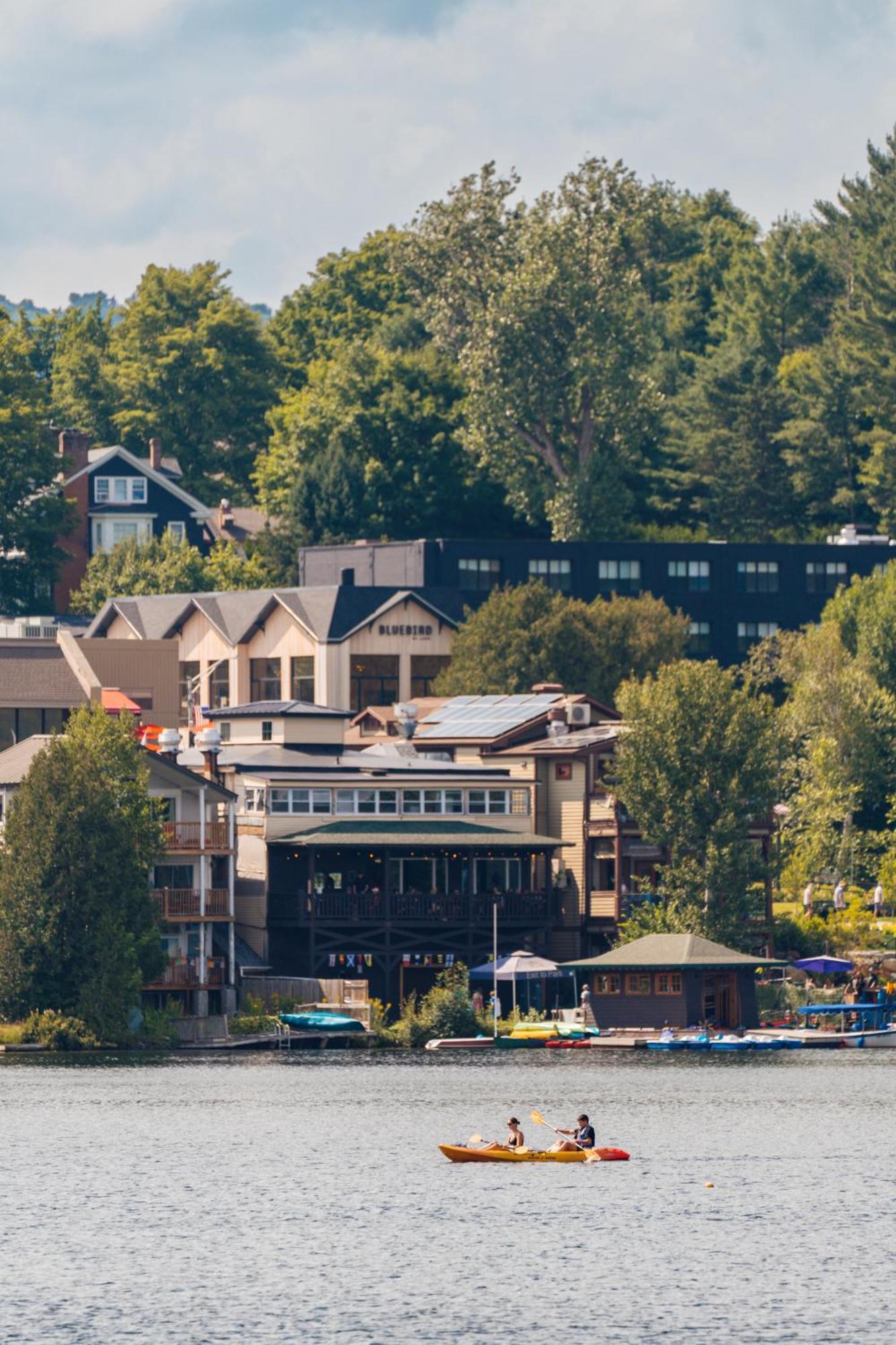 Bluebird Lake Placid Hotell Exteriör bild