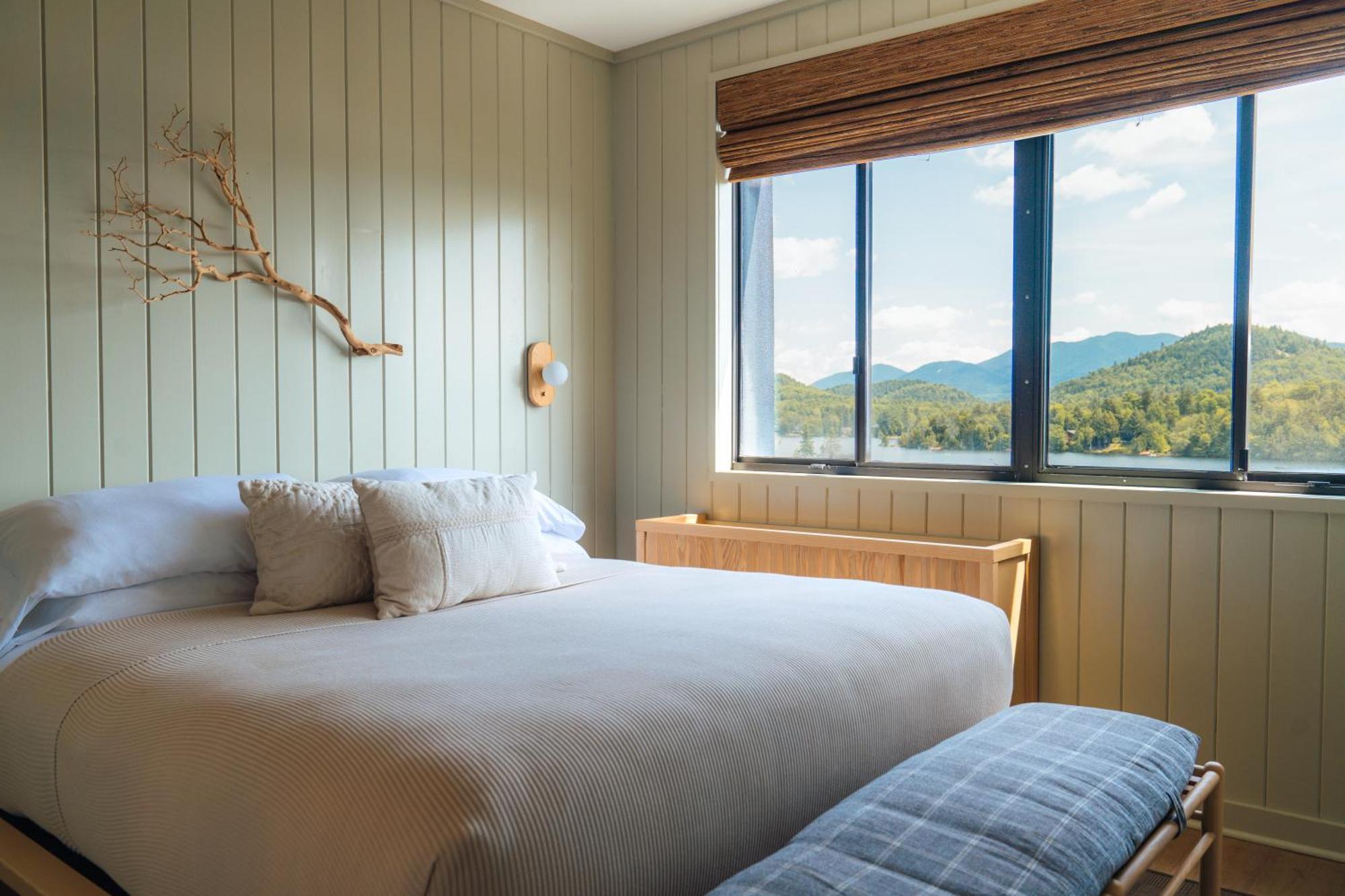 Bluebird Lake Placid Hotell Exteriör bild